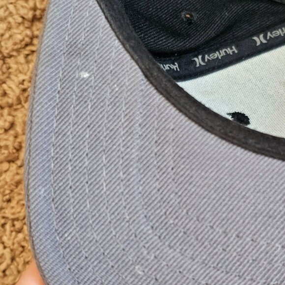 Hurley Snapback Hat Black Gray Cap Wool Blend Yupoong Classics OSFA - Picture 8 of 10